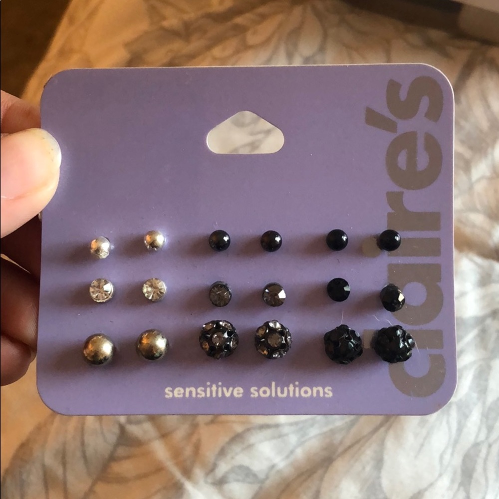 💍BNWT Claire’s post earrings pack